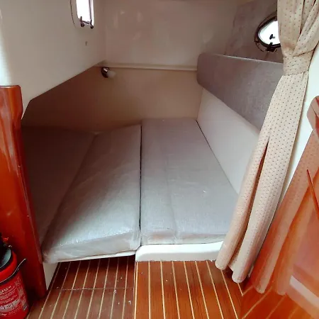 Jacht Gdansk Centrum, 2 Double Beds, And 1 Double Bed On Board